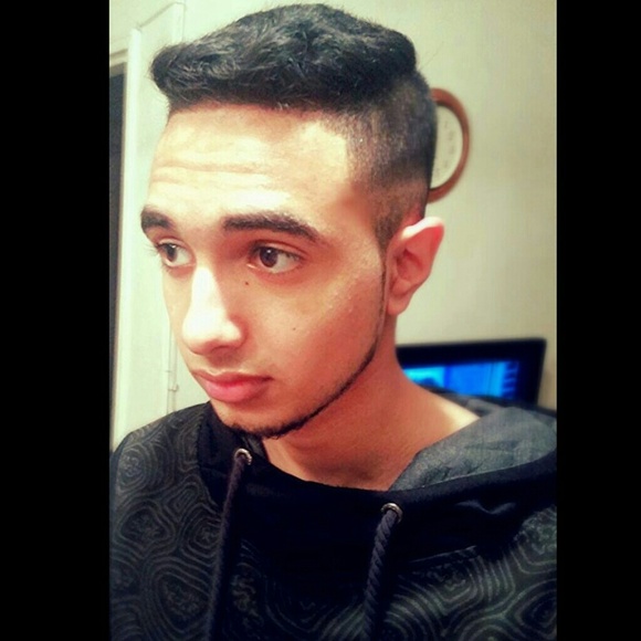 Profile Picture of Connor Rose (@connor_300) on Poshmark