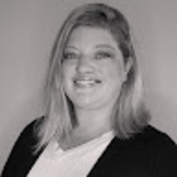 Profile Picture of Sarah Carstensen (@sarahcarstensen) on Poshmark