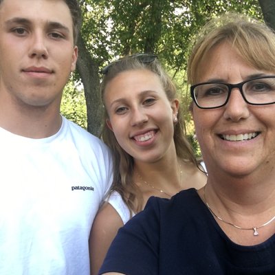 Profile Picture of Lisa Lucchese (@LuccheseOrzel) on Twitter