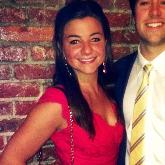 Profile Picture of Taylor Skeen (@skeenft0) on Poshmark