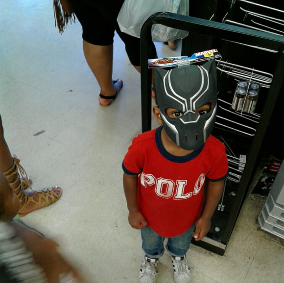 Profile Picture of Darren Nealy (@darren_six) on Poshmark