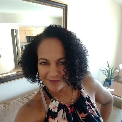 Profile Picture of Lisa Roy (@lisarairoy) on Twitter
