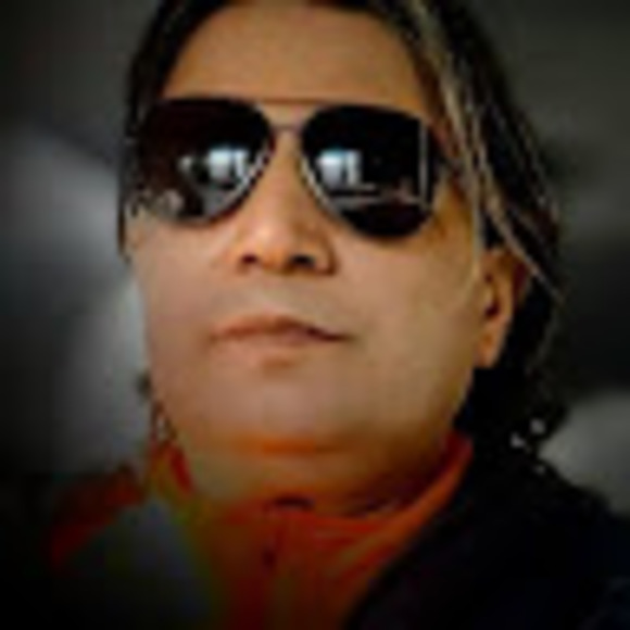 Profile Picture of Amir Farhangi (@amirfarhangi) on Poshmark