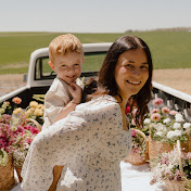 Profile Picture of Lillian Belle (@lillynbelle) on Youtube