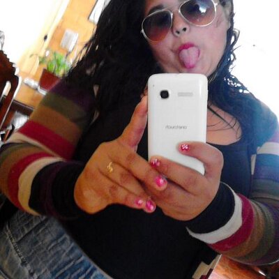 Profile Picture of Yoselin Toloza (@345678Pascal) on Twitter