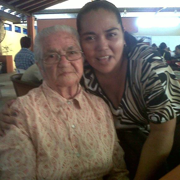 Profile Picture of Claudia Arjona (@carjonat76) on Poshmark