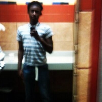 Profile Picture of Devinsavoy (@devinjerksavoy) on Twitter