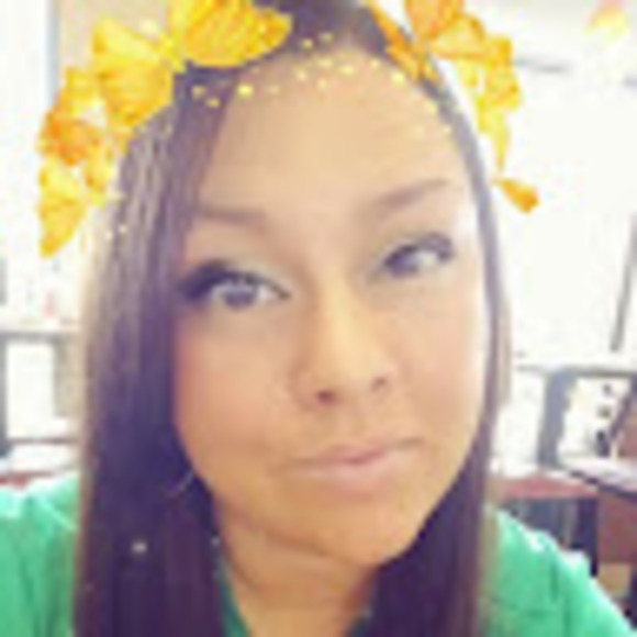 Profile Picture of Kimberly Heath (@kimberlyheathba) on Poshmark