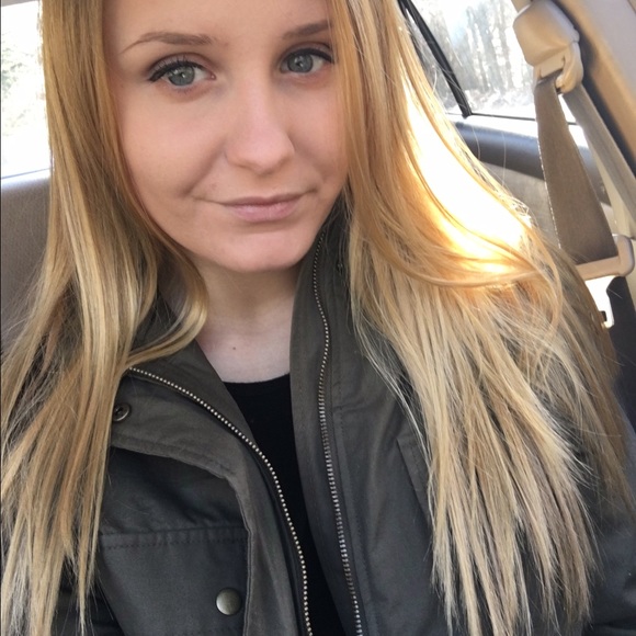 Yuliya Kravchuk - Poshmark Profile Picture of Yuliya Kravchuk (@jayykayyyyy) on Poshmark