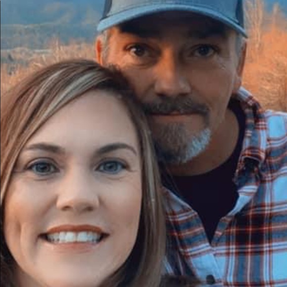 Profile Picture of Larry Gosdin (@larrygosdin) on Poshmark