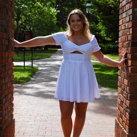 Profile Picture of Addie Waskowitz (@addiewaskowitz) on Poshmark