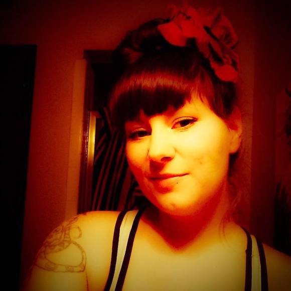 Profile Picture of Julia Ingram (@texasjaigirl4) on Poshmark