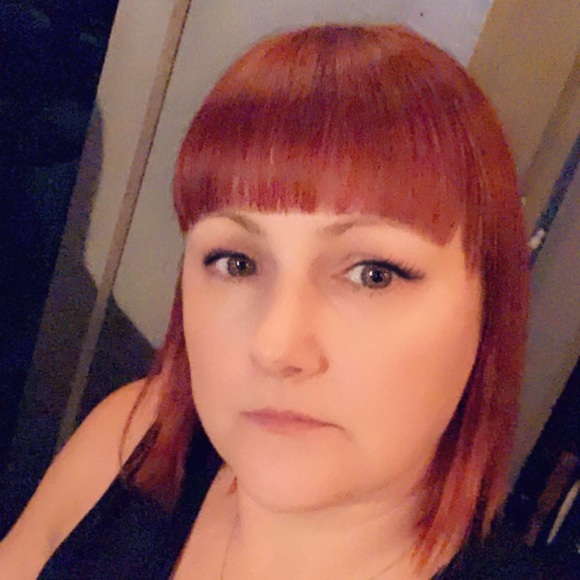 Laura Boalch - Poshmark Profile Picture of Laura Boalch (@lboalch) on Poshmark