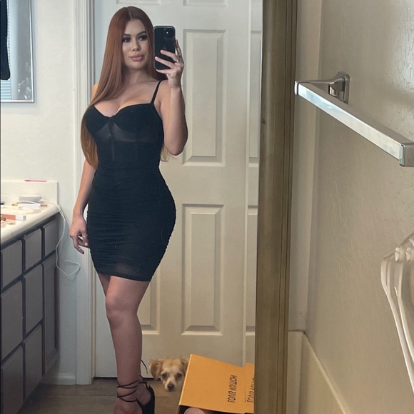 Profile Picture of Yesenia Felix (@ygfelix) on Poshmark