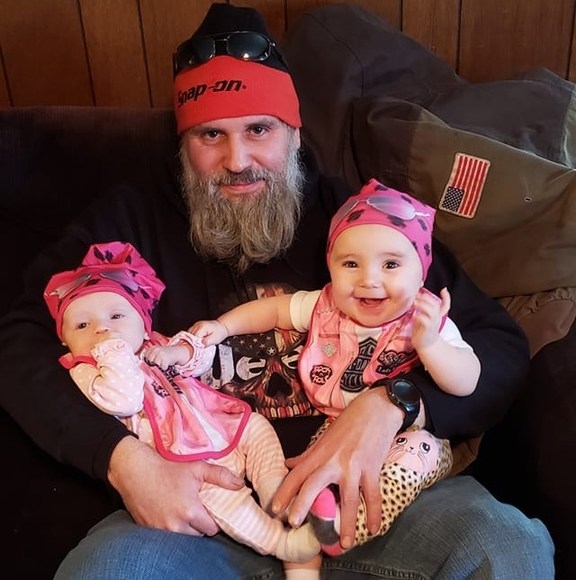Profile Picture of Scott Holman (@scooter19742000) on Poshmark