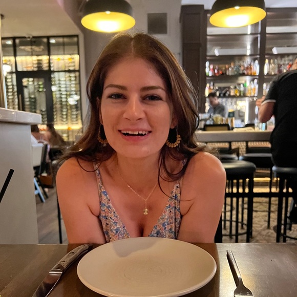 Profile Picture of Natalie Gulyas (@gulyasmarie) on Poshmark