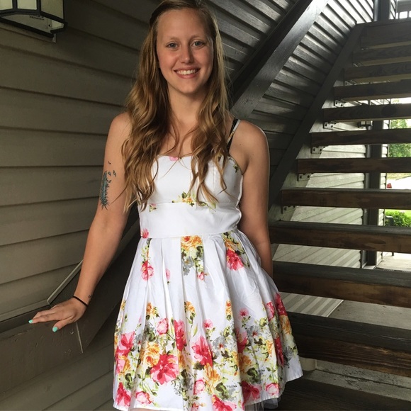 Profile Picture of Kayla Eggeman (@kmkuzak) on Poshmark