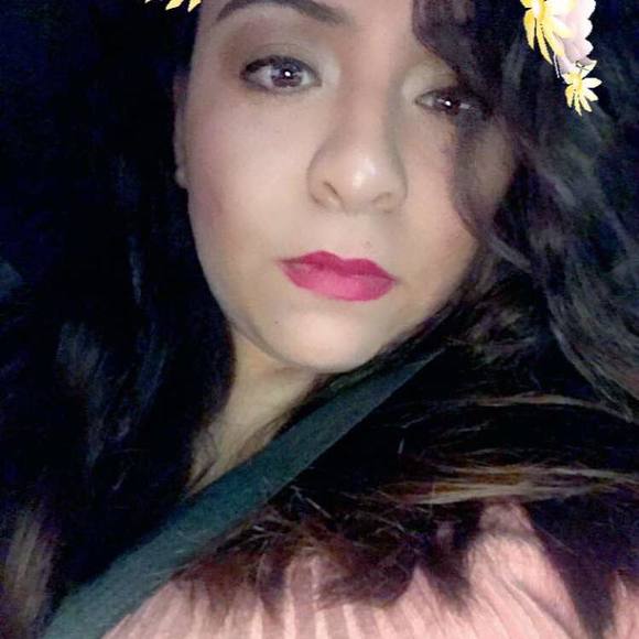 Profile Picture of Lynn Gomez (@lynette12321) on Poshmark