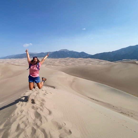 Profile Picture of Zoe Graflund (@zoegraf) on Poshmark