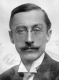 Profile Picture of Harold MacGrathon Wikipedia