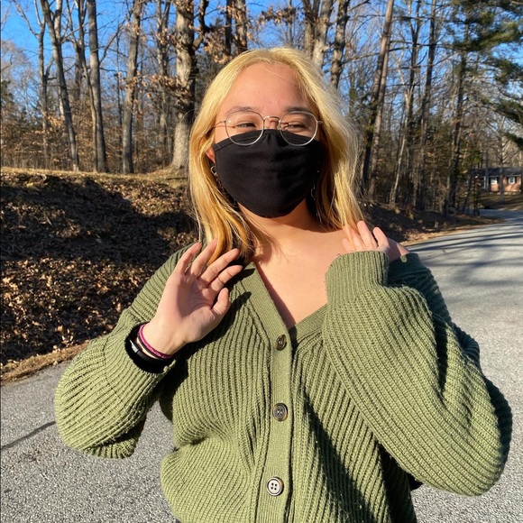 Profile Picture of Kevynne Dimaano (@kaydimaano) on Poshmark