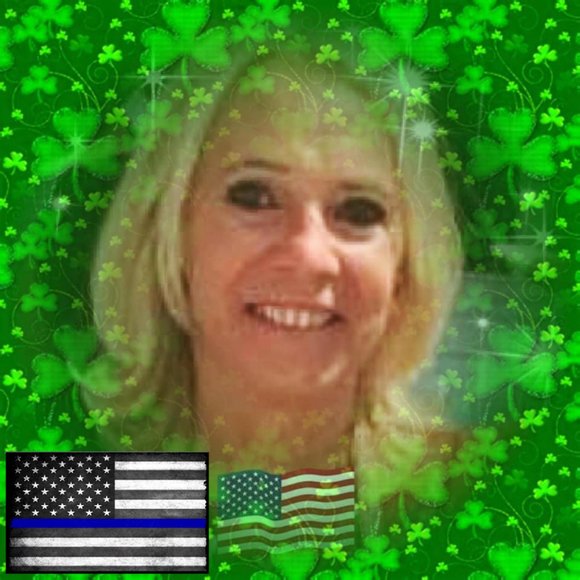 Profile Picture of Melanie Mcnamee (@melaniemcnamee) on Poshmark