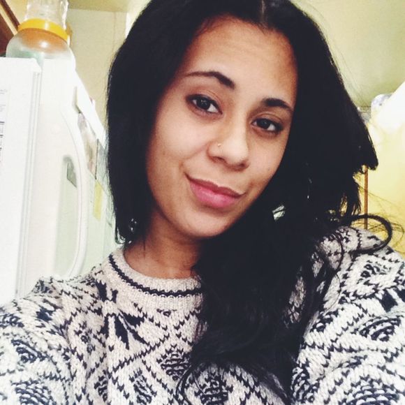 Profile Picture of Laura Pena (@dearmisslia) on Poshmark
