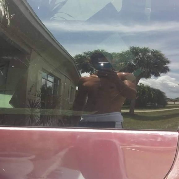 Profile Picture of Chris Martel (@chrismartel17) on Poshmark