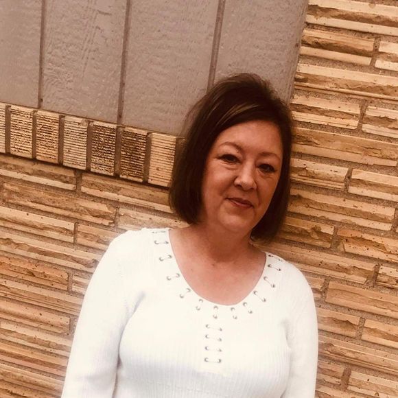 Profile Picture of Lynda Hopfauf (@lyndahopfauf) on Poshmark