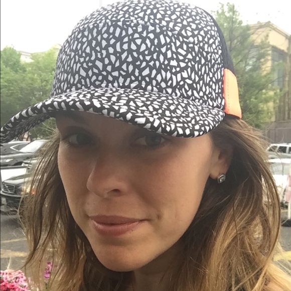 Profile Picture of Brittney Posternock (@bpos) on Poshmark