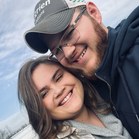 Profile Picture of Sadie Wright (@sadiewright925) on Poshmark