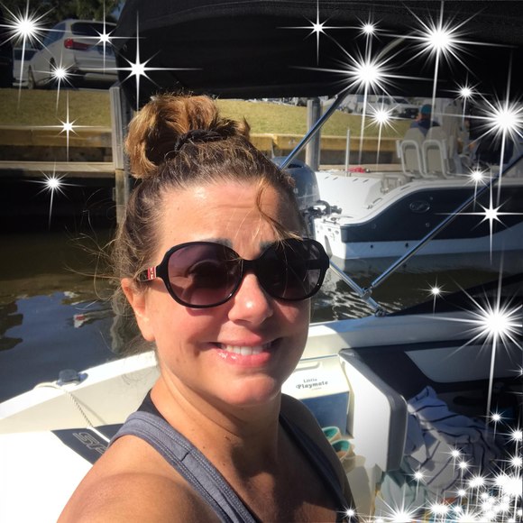 Profile Picture of Vicki Mangus (@vickijmangus26) on Poshmark
