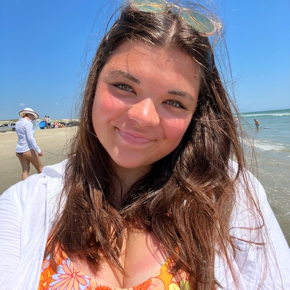 Profile Picture of Elise Adleman (@eliseadleman) on Poshmark