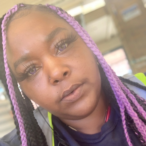 Danii Dannison - Poshmark Profile Picture of Danii Dannison (@daniidannison) on Poshmark