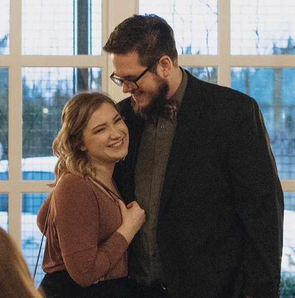 Profile Picture of Elizabeth Bronson (@embronson98) on Poshmark