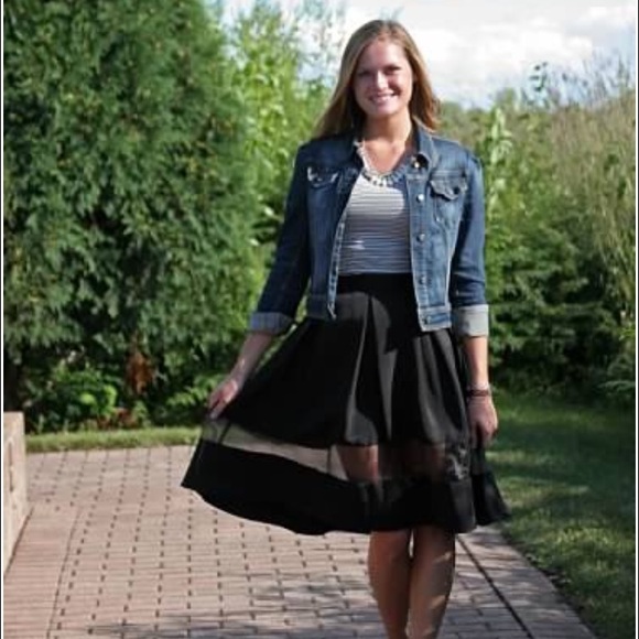 Profile Picture of Sarah Schultz (@schultzy05) on Poshmark