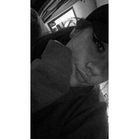 Profile Picture of Madison Yux (@madisonyux) on Poshmark