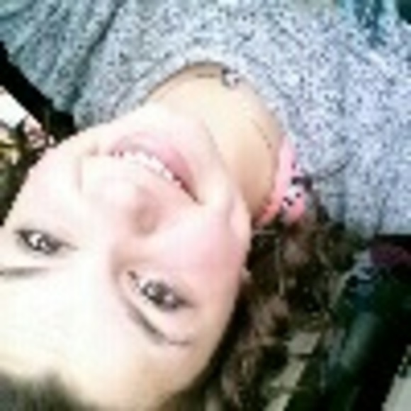 Profile Picture of Chelsea Bringle (@boo_chunky5) on Poshmark