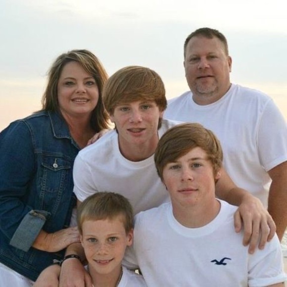 Profile Picture of David Gowens (@rpddavid) on Poshmark