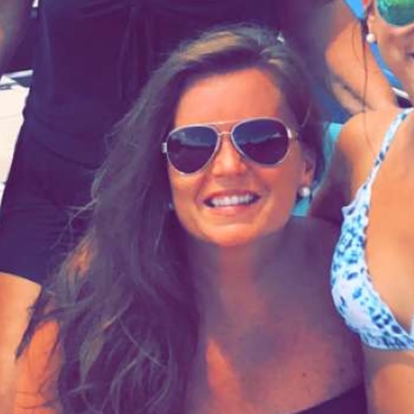 Profile Picture of Minda Smith (@mindy1715) on Poshmark