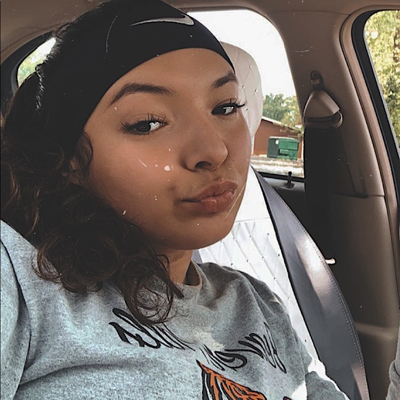 Profile Picture of Kasey Corradi (@kaseycorradi) on Poshmark