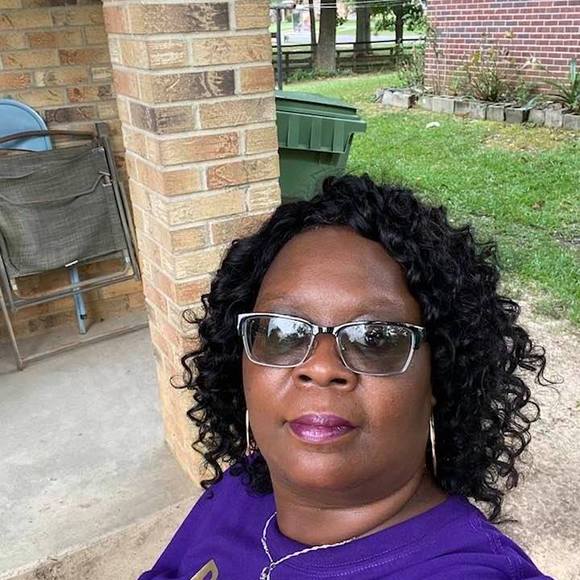 Profile Picture of Lawanda Robinson travis (@blackkbeauty05) on Poshmark