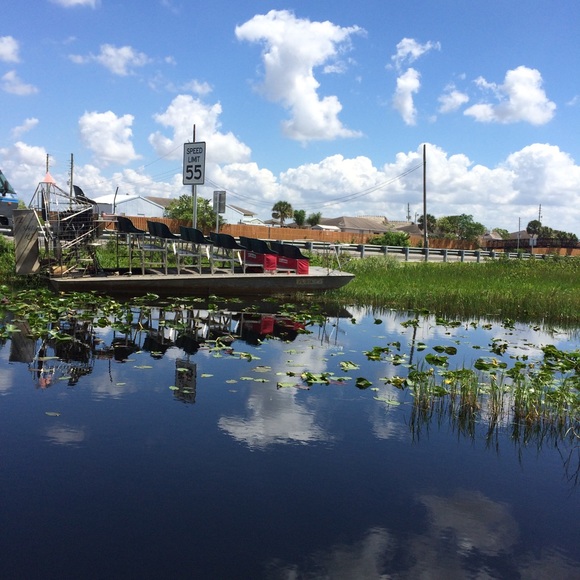 Profile Picture of Guangling Zhang (@zhang9869) on Poshmark