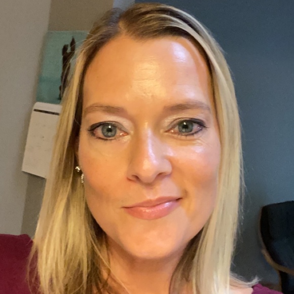 Profile Picture of Carissa Harvego (@cmariehar) on Poshmark