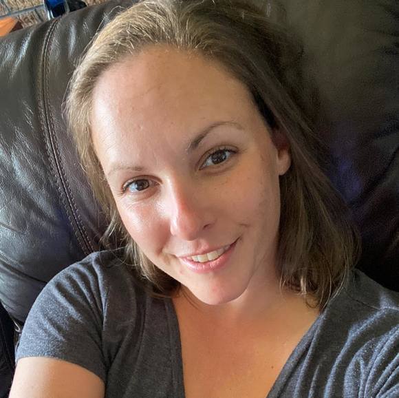 Profile Picture of Lisa Monteiro (@lisadan2) on Poshmark