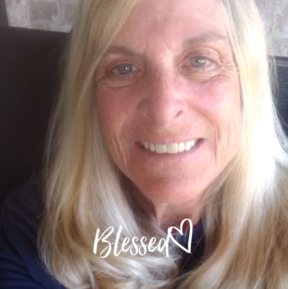 Profile Picture of Anne Stuart baldwin (@abaldwin227) on Poshmark