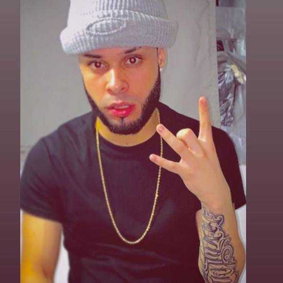 Profile Picture of El Millon (@carlosgenao40) on Poshmark