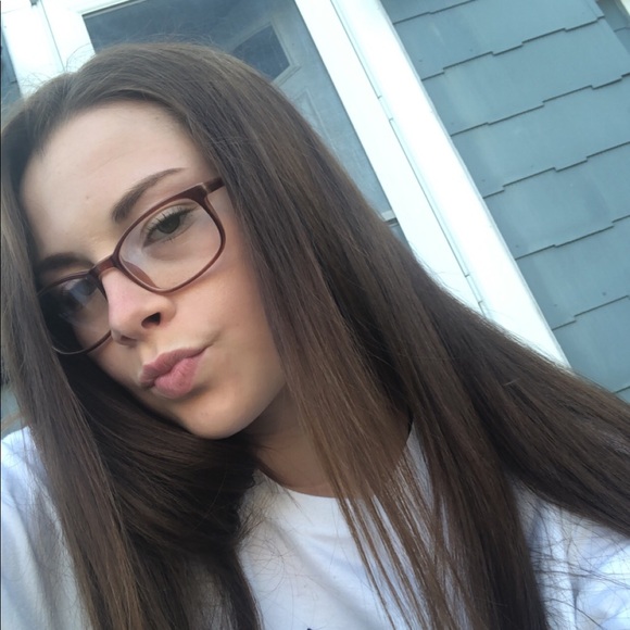 Profile Picture of Paige Stewart (@paigecharlotte) on Poshmark