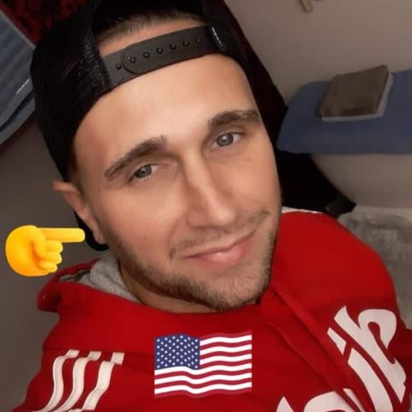 Profile Picture of Dustin Browning (@dustinbrowni723) on Poshmark