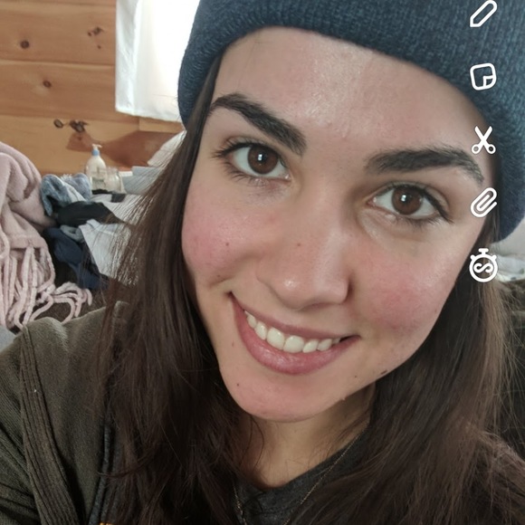 Profile Picture of Leah Delpezzo (@leahdelpezzo) on Poshmark